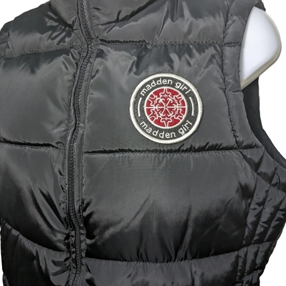 Madden Girl Y2K Quilted Puffer Vest Zip Front Black Red Button Warm Fall Winter